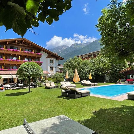 Alpenhotel Tirolerhof Neustift im Stubaital Exteriör bild