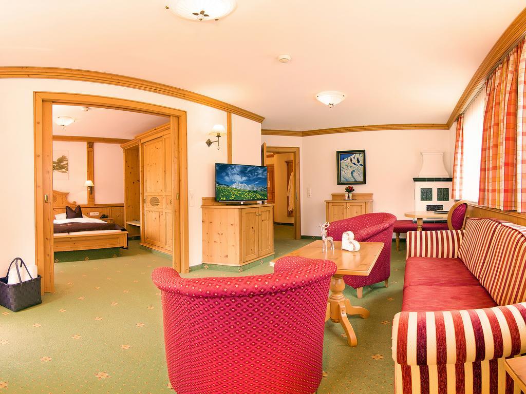 Alpenhotel Tirolerhof Neustift im Stubaital Rum bild