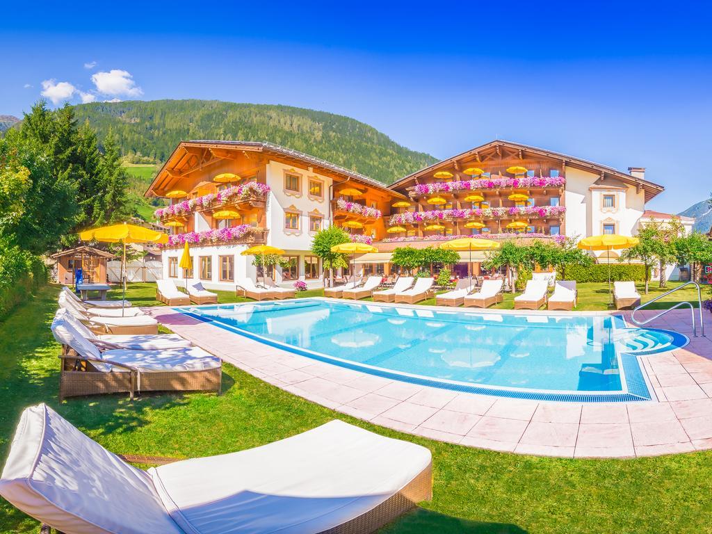 Alpenhotel Tirolerhof Neustift im Stubaital Exteriör bild