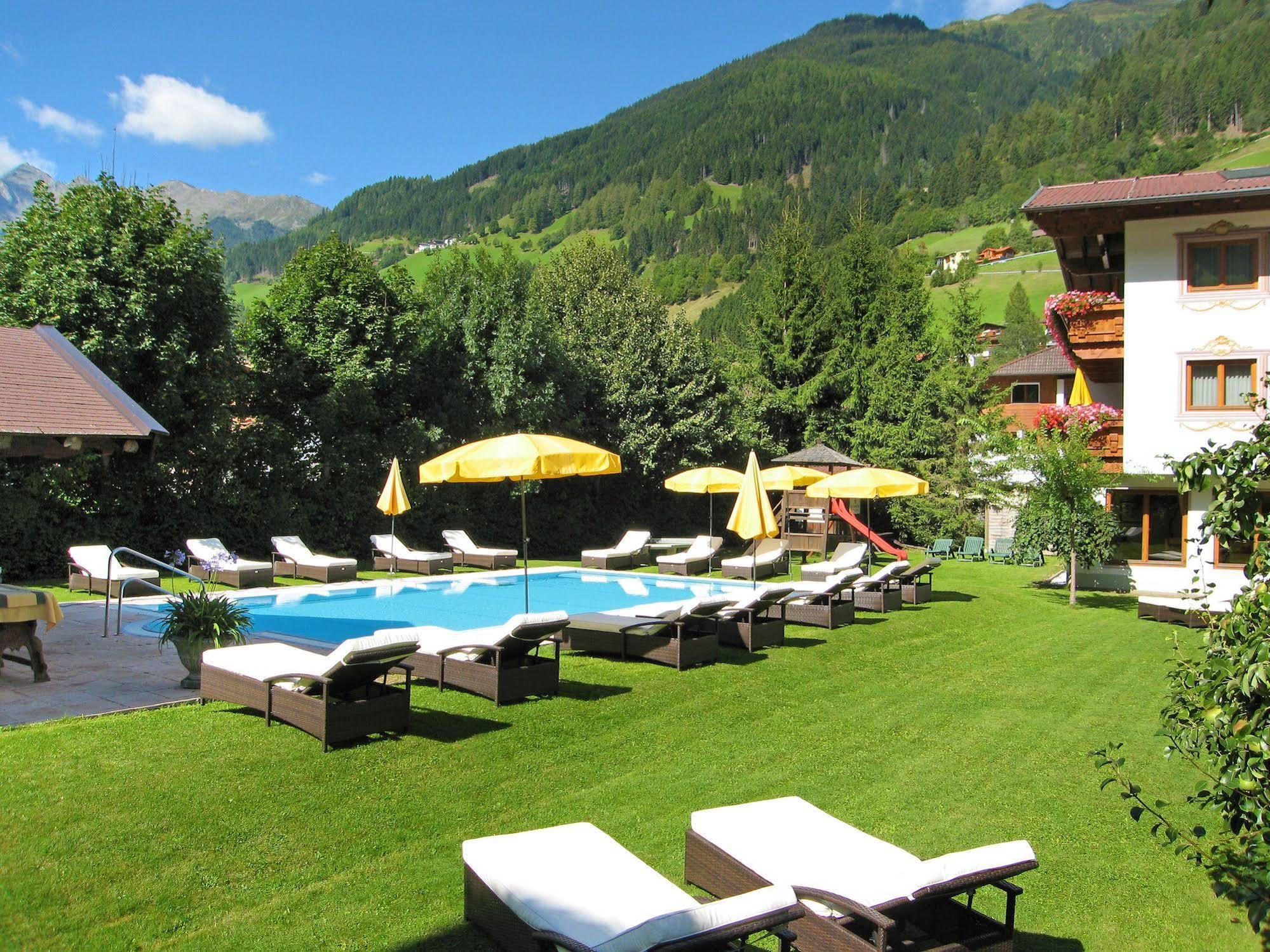 Alpenhotel Tirolerhof Neustift im Stubaital Exteriör bild